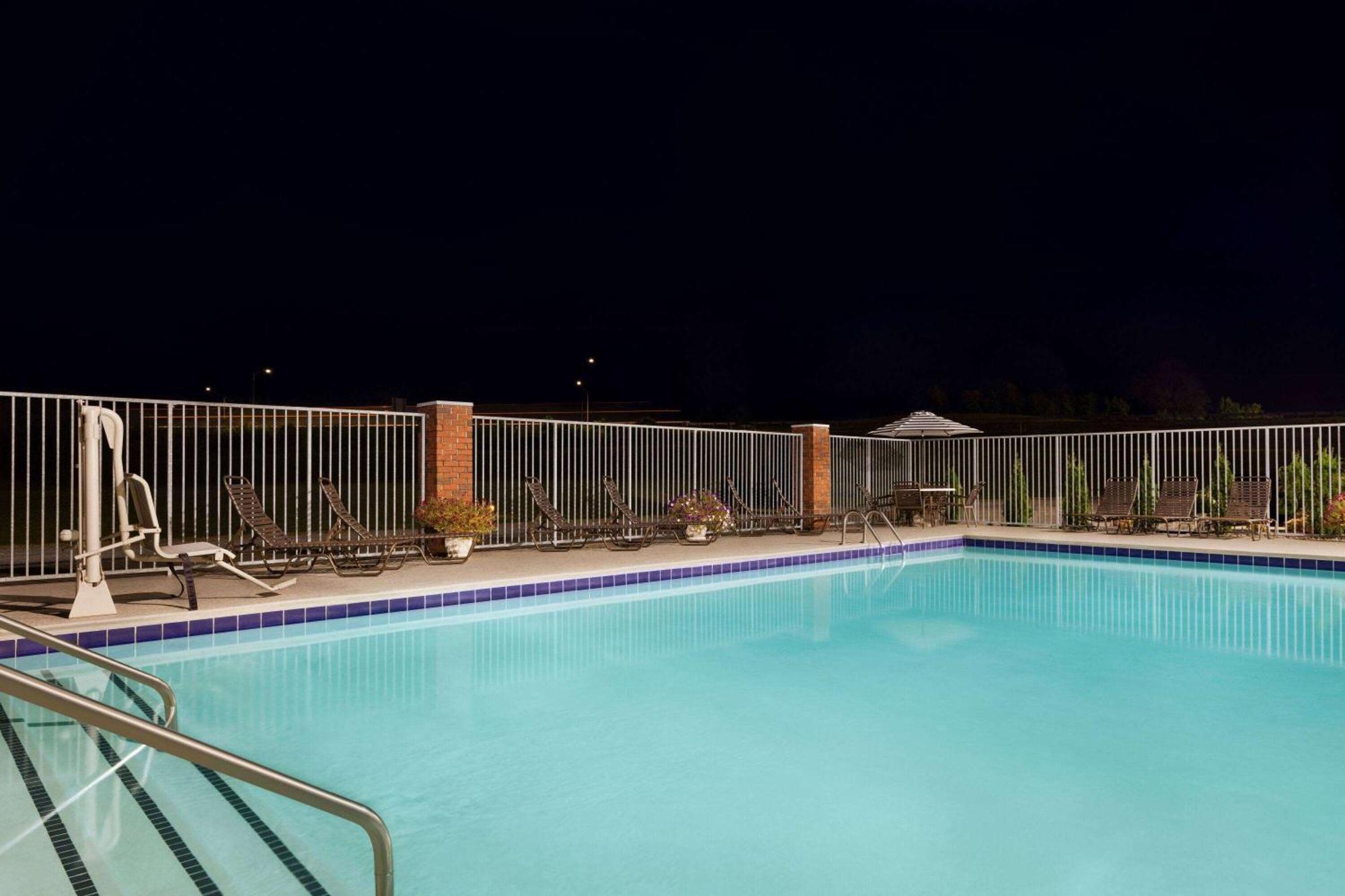 Days Inn By Wyndham Kuttawa/Eddyville מראה חיצוני תמונה